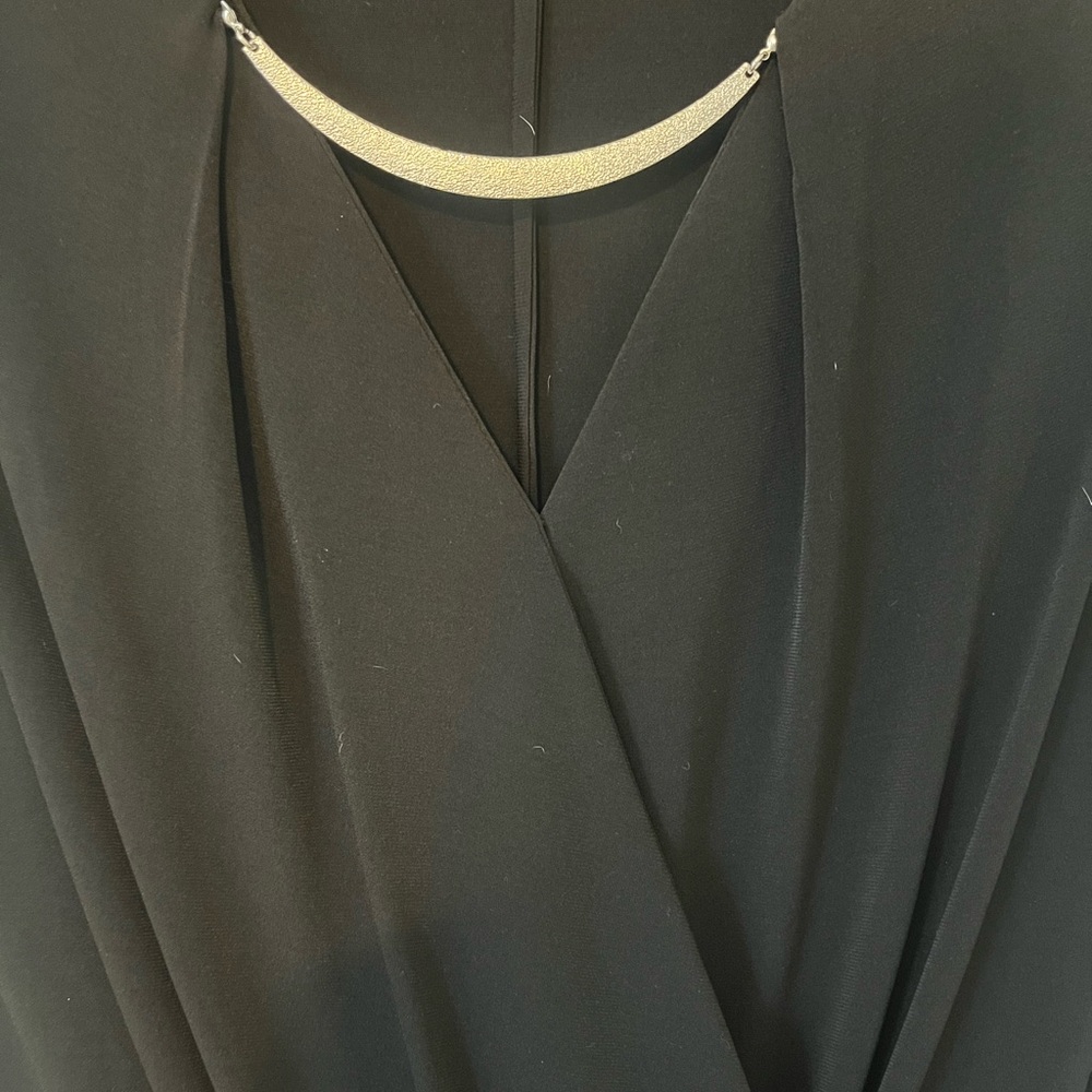 Jennifer Lopez Black Draped Sleeveless Blouse - Picture 4 of 4